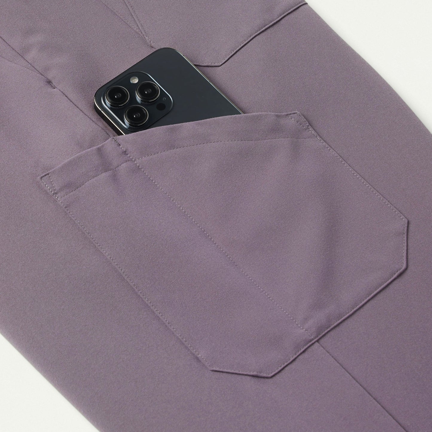 Osmo 8-Pocket Scrub Jogger - Titanium