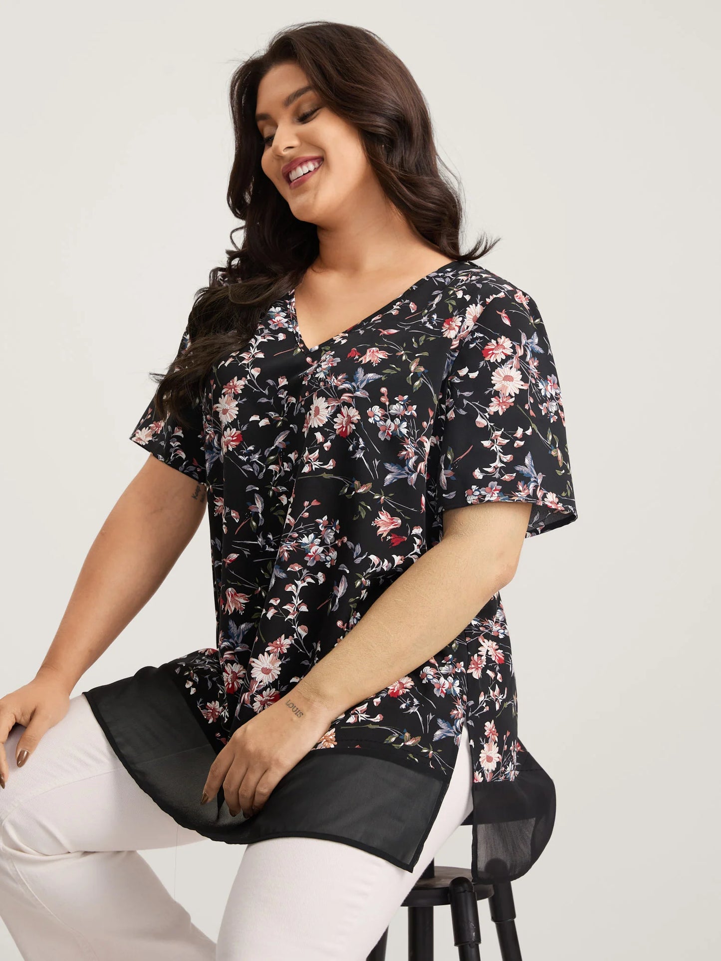 Garden Print Spliced V-Neck Blouse