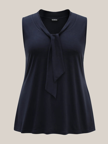 Knotted Neckline Fitted Sleeveless Blouse