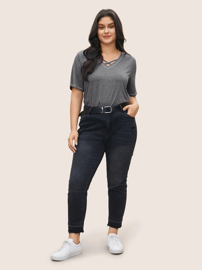 Solid Crisscross Neck Contrast Stitch T-shirt