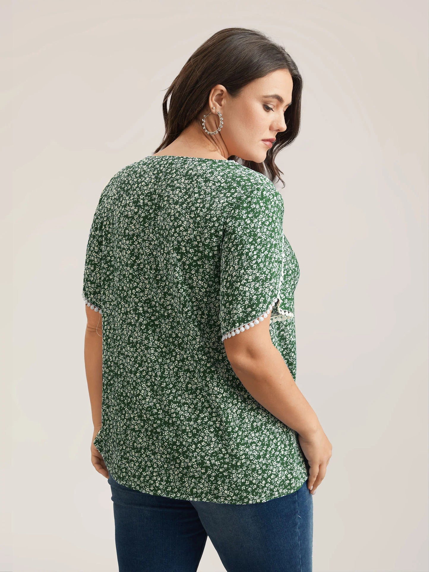 Petal Sleeve Floral Lace Spliced Shirt