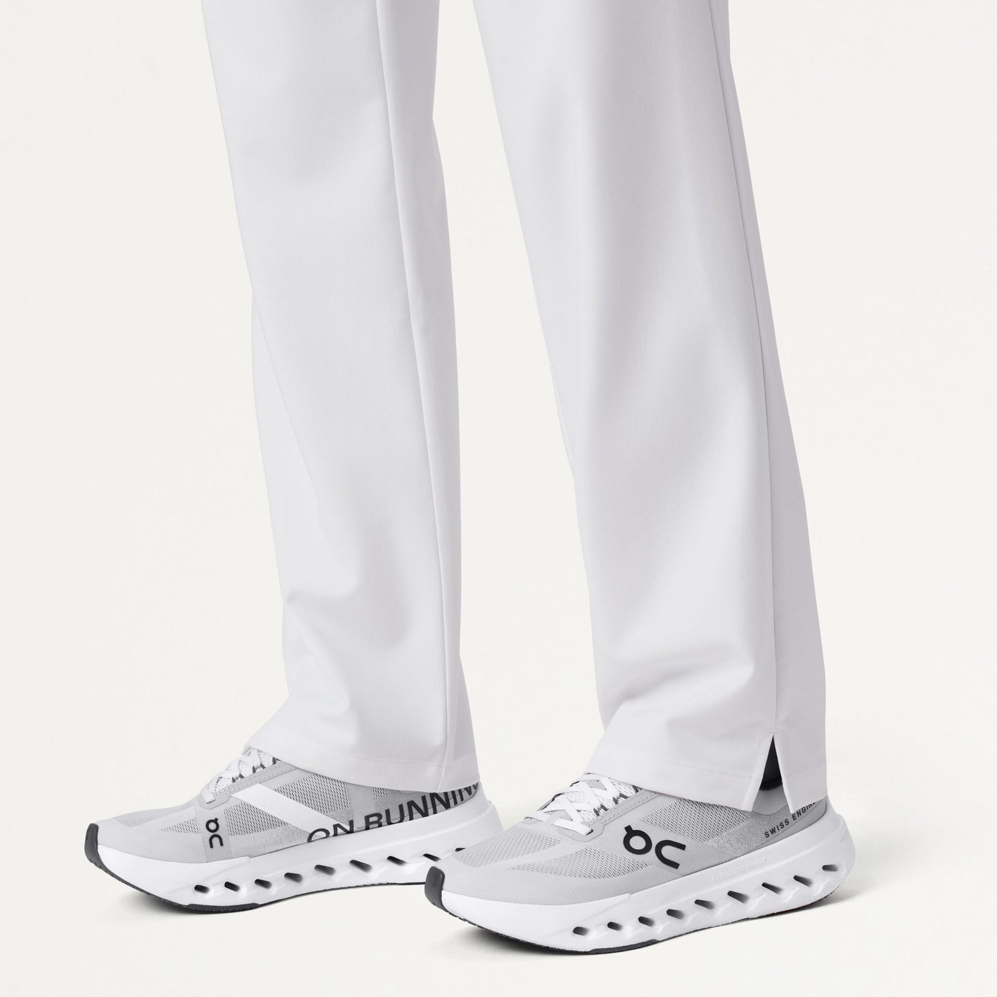 Xenos Cargo Knit-Waist Scrub Pant - White