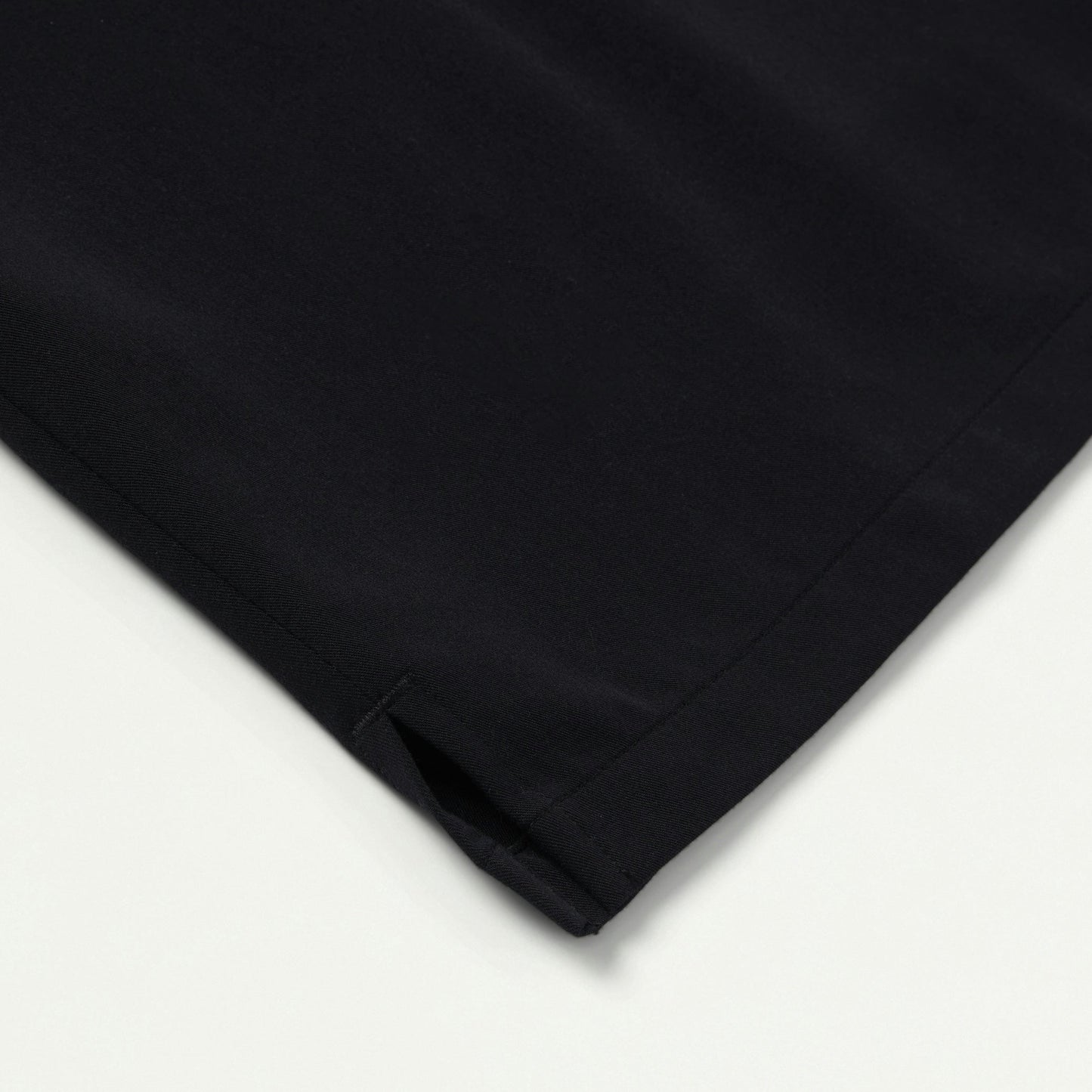 Rhena Slim Essential 1-Pocket Scrub Top - Black